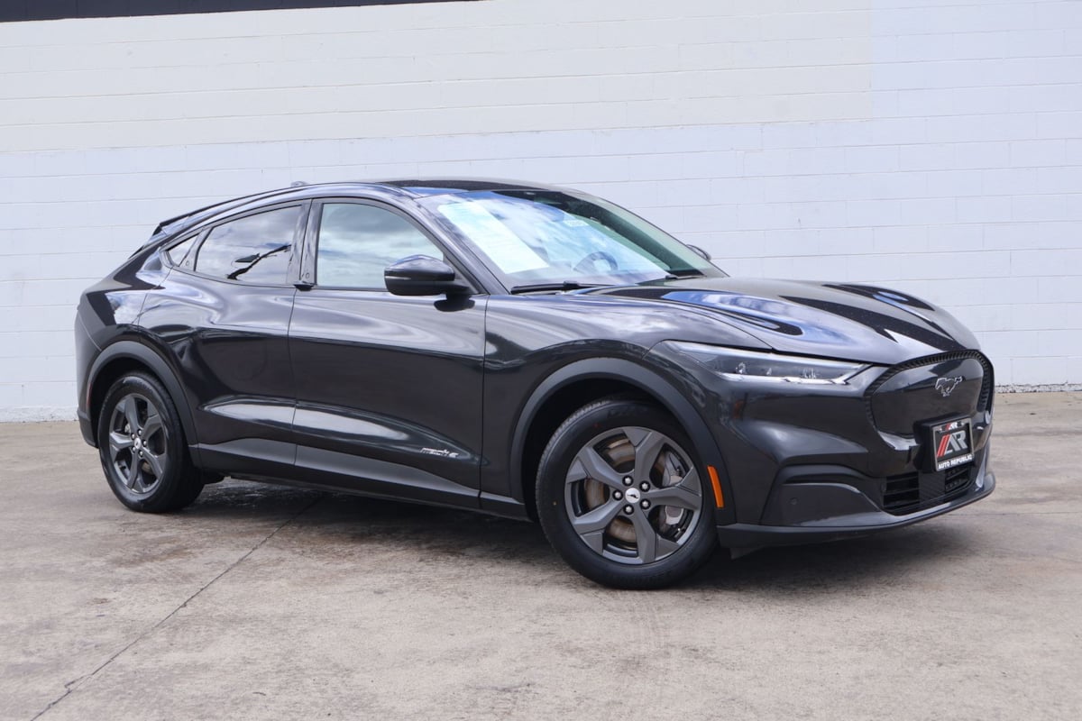 2022 Ford Mustang Mach-E Select