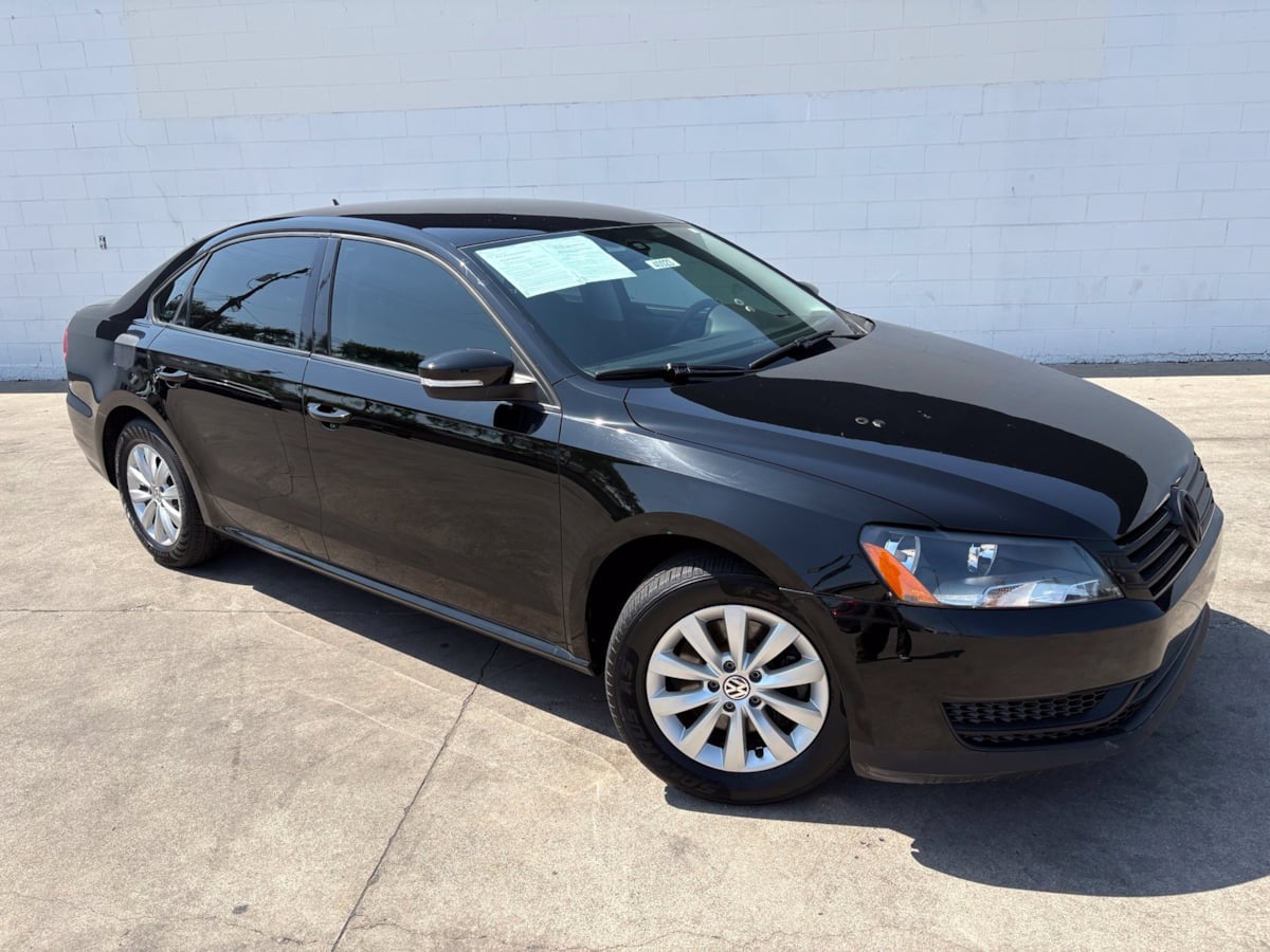 2013 Volkswagen Passat S