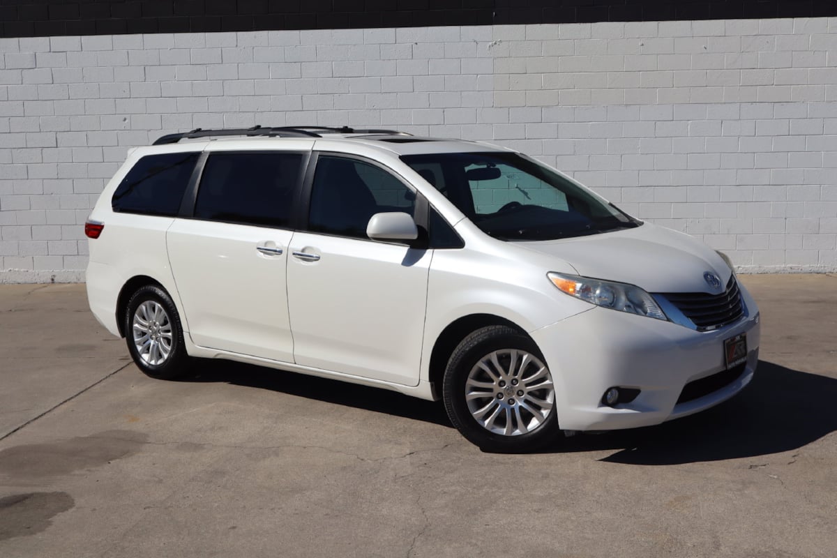 2015 Toyota Sienna XLE