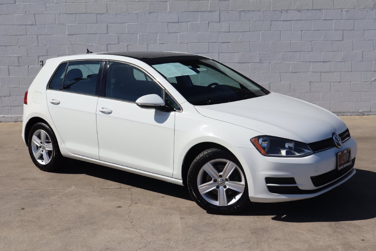 2017 Volkswagen Golf Wolfsburg Edition