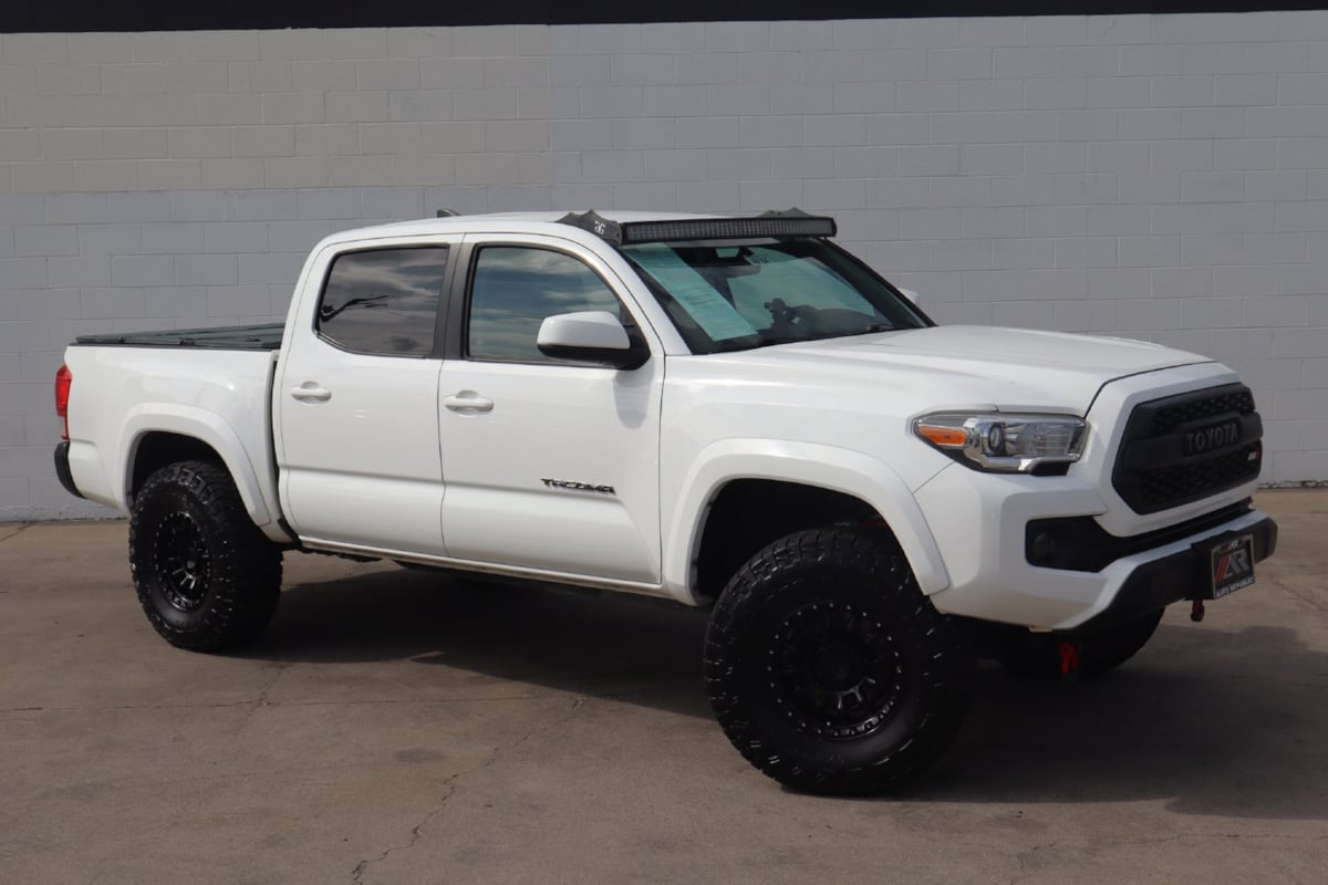 2017 Toyota Tacoma SR5