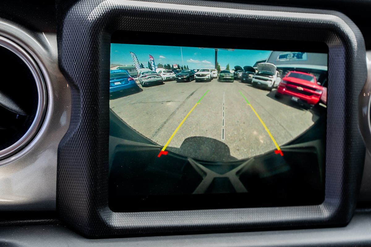2021 Jeep Wrangler Unlimited Sahara photo 26