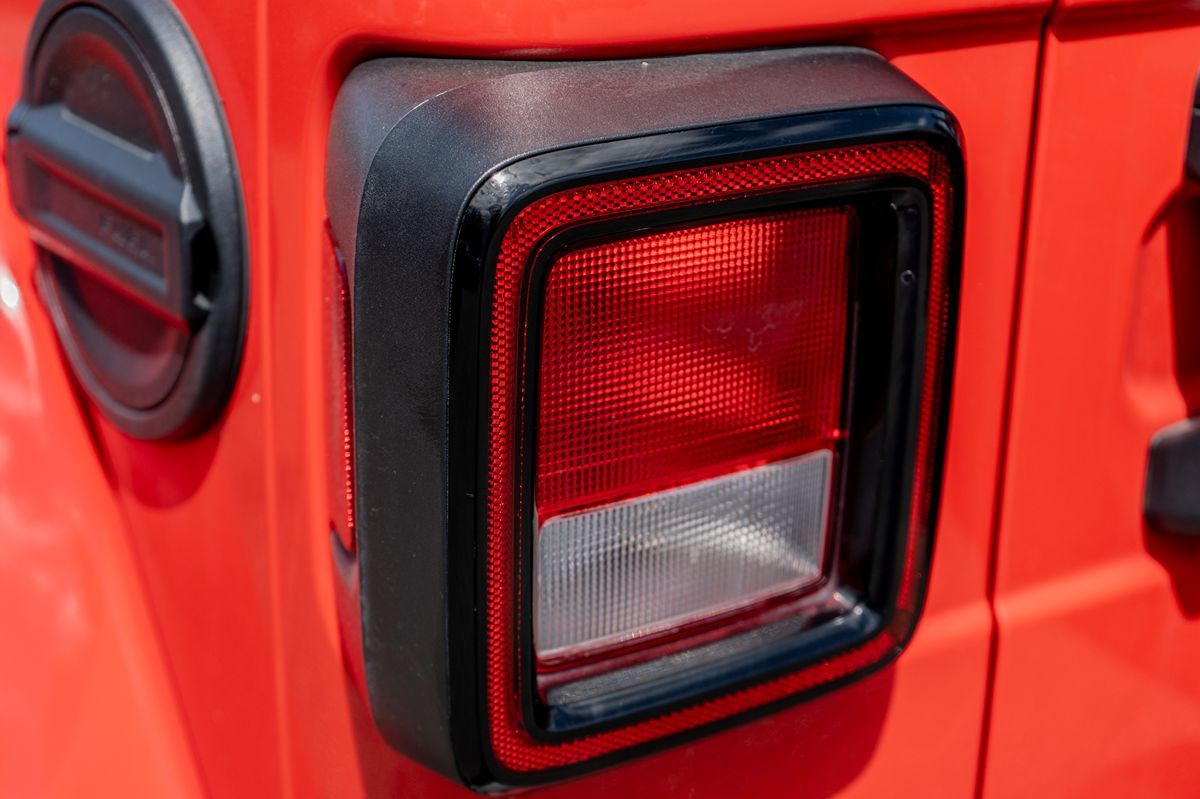 2021 Jeep Wrangler Unlimited Sahara photo 9