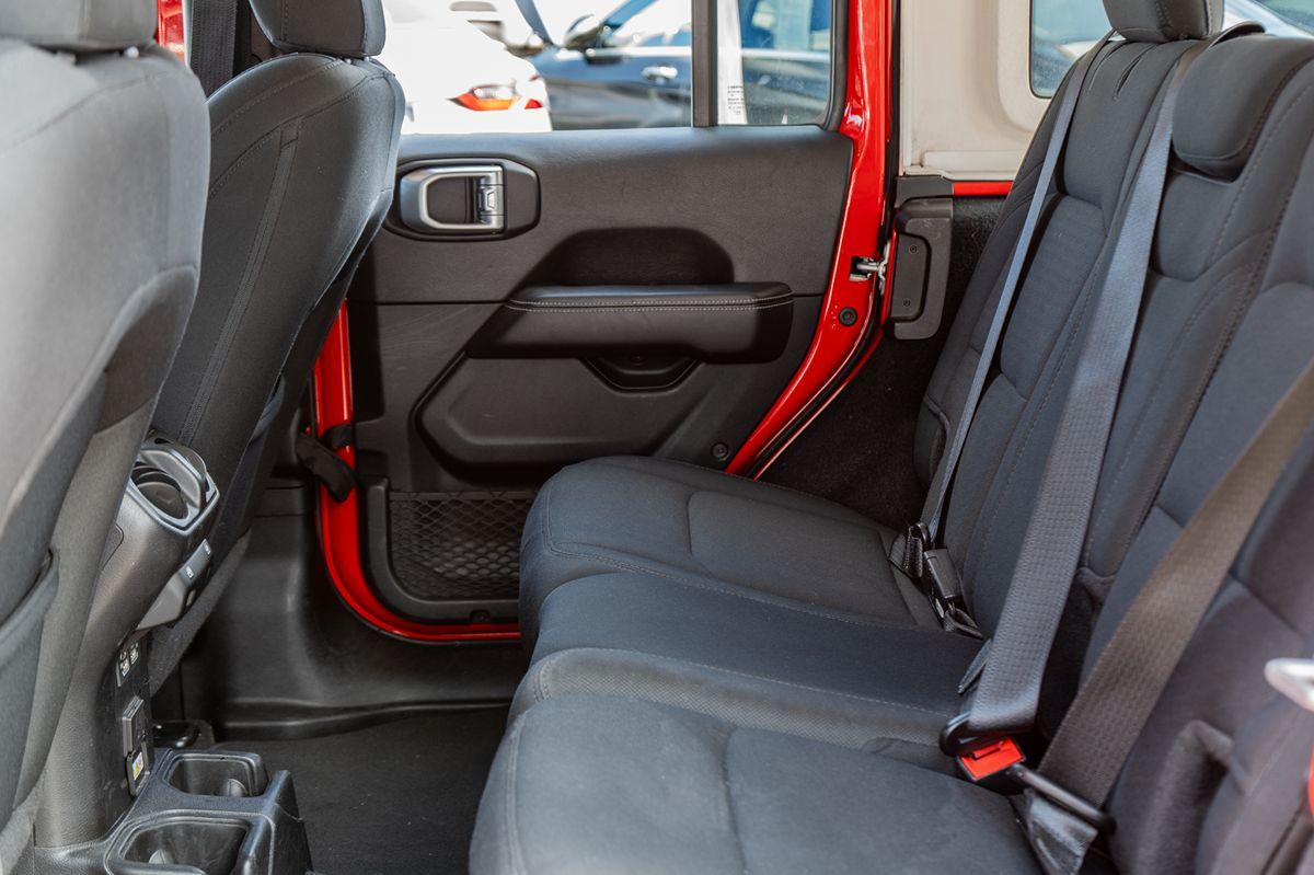 2021 Jeep Wrangler Unlimited Sahara photo 28