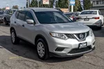 2016 Nissan Rogue SV photo 4