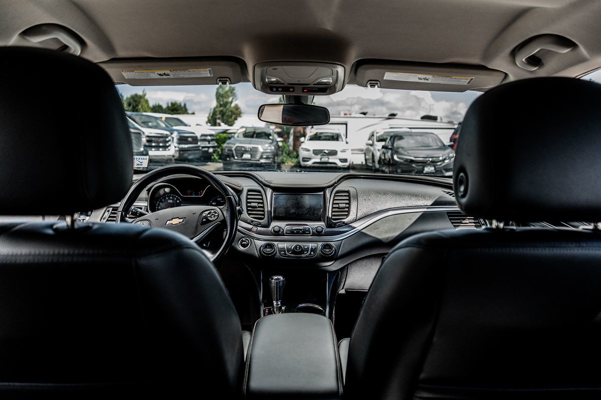 2018 Chevrolet Impala 1LT - Photo 34