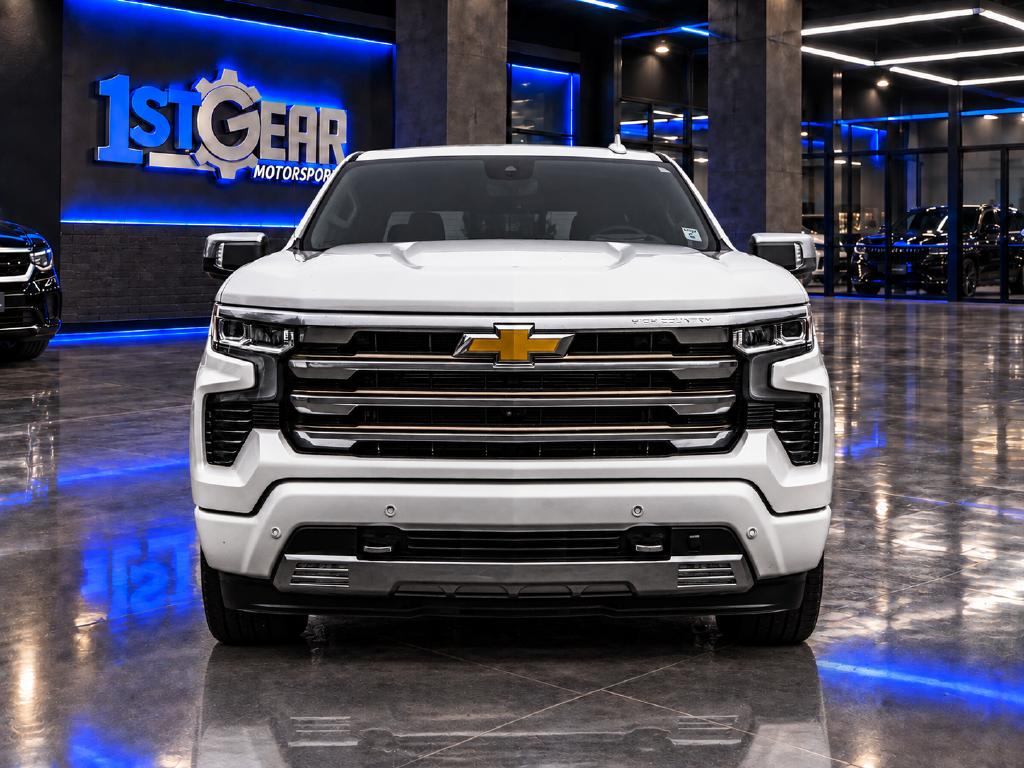Chevrolet Silverado photo 3