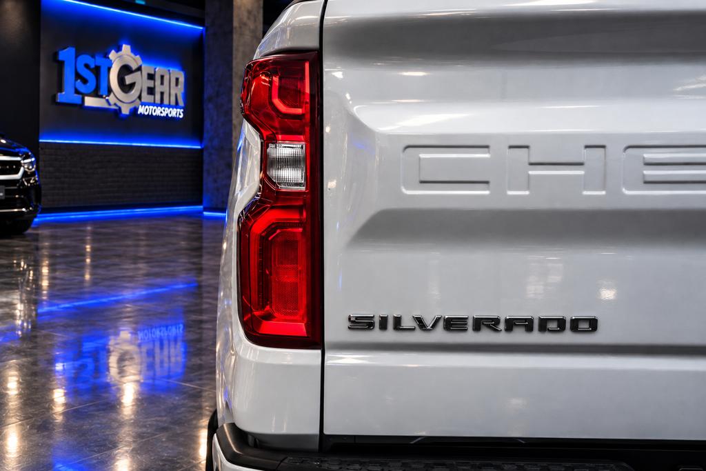 Chevrolet Silverado photo 13