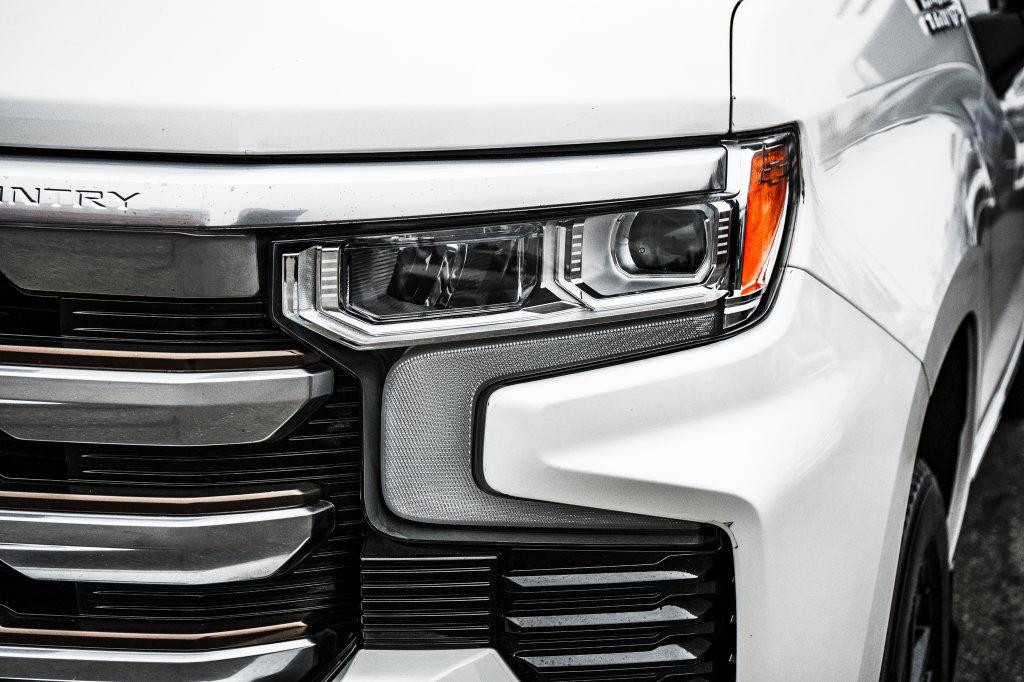 Chevrolet Silverado photo 16