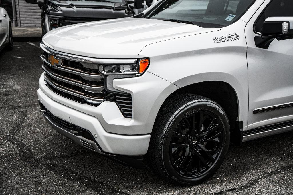 Chevrolet Silverado photo 21