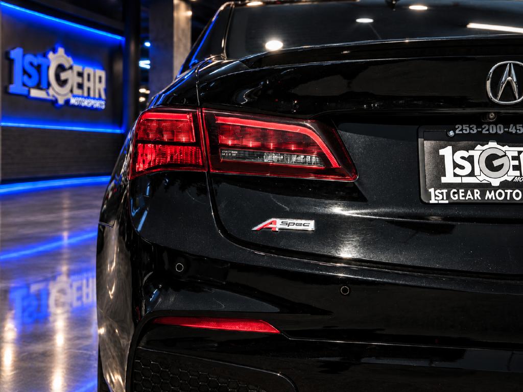 Acura TLX photo 13