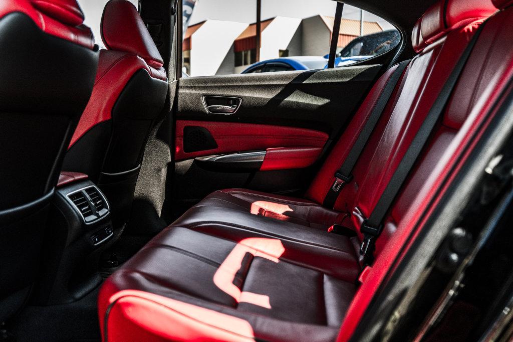 Acura TLX photo 32