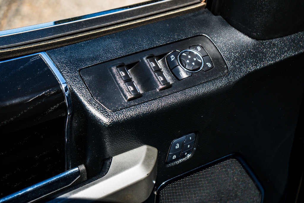 Ford F-150 photo 22