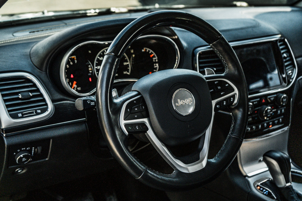 Jeep Grand Cherokee photo 23