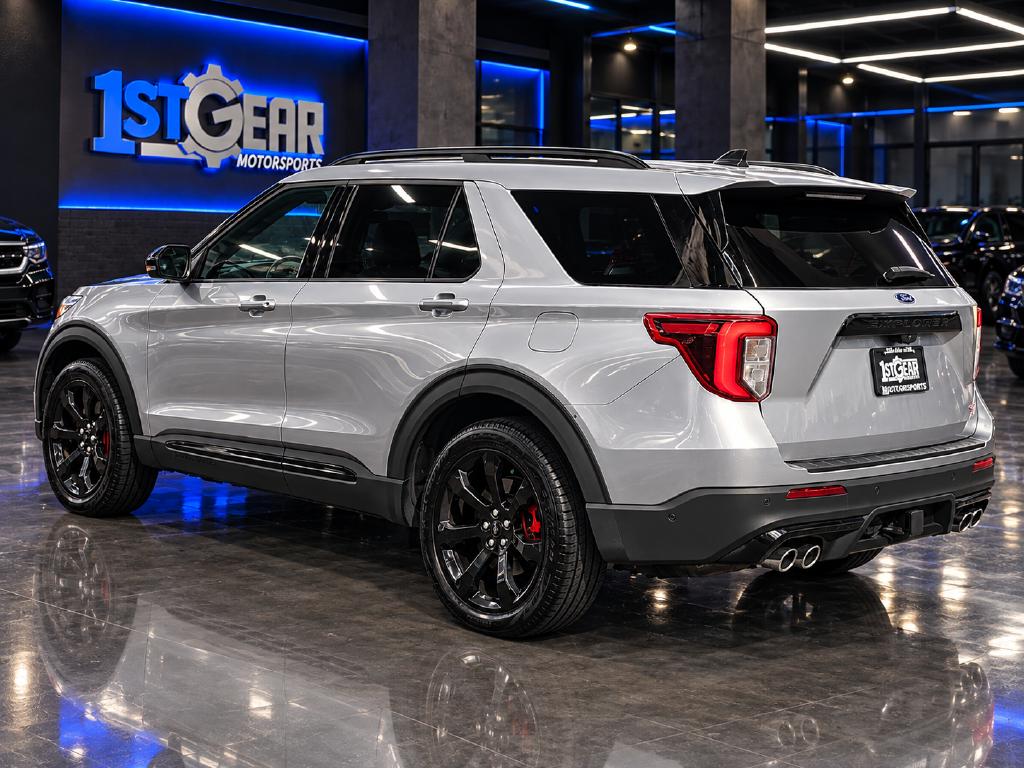 Ford Explorer photo 8