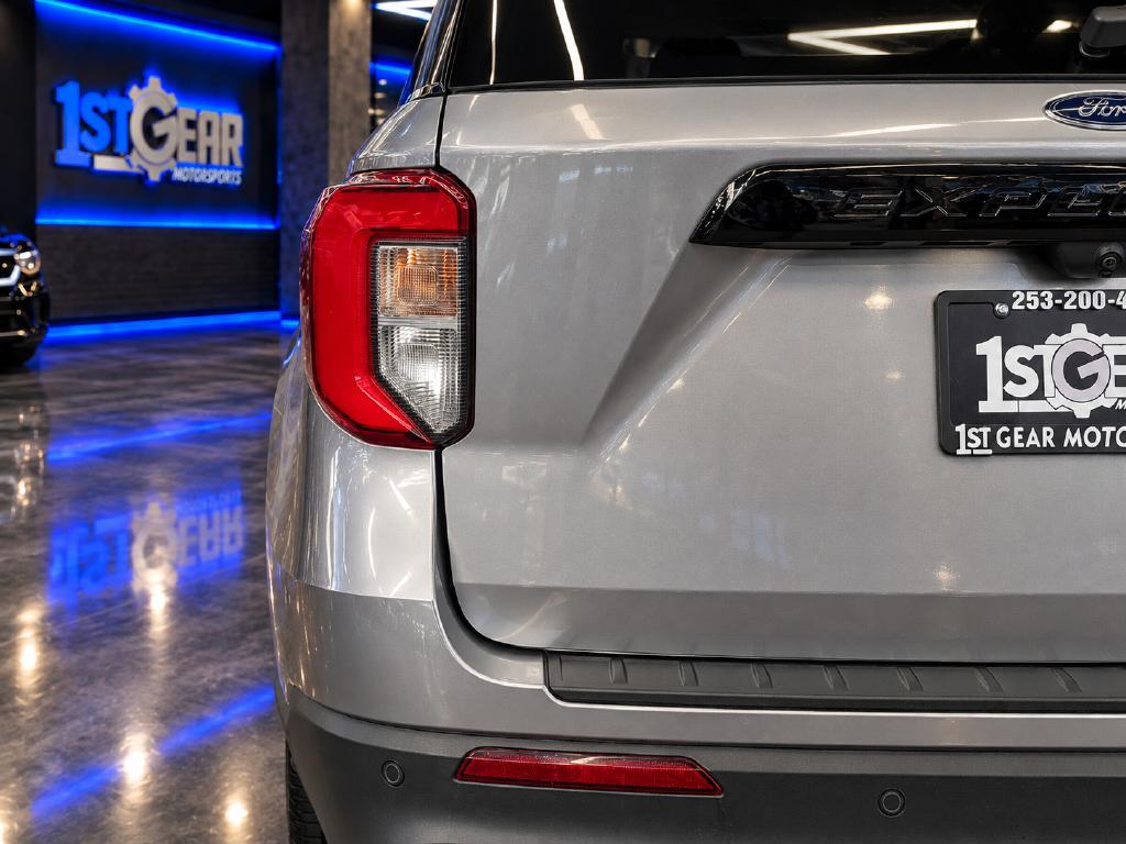 Ford Explorer photo 12
