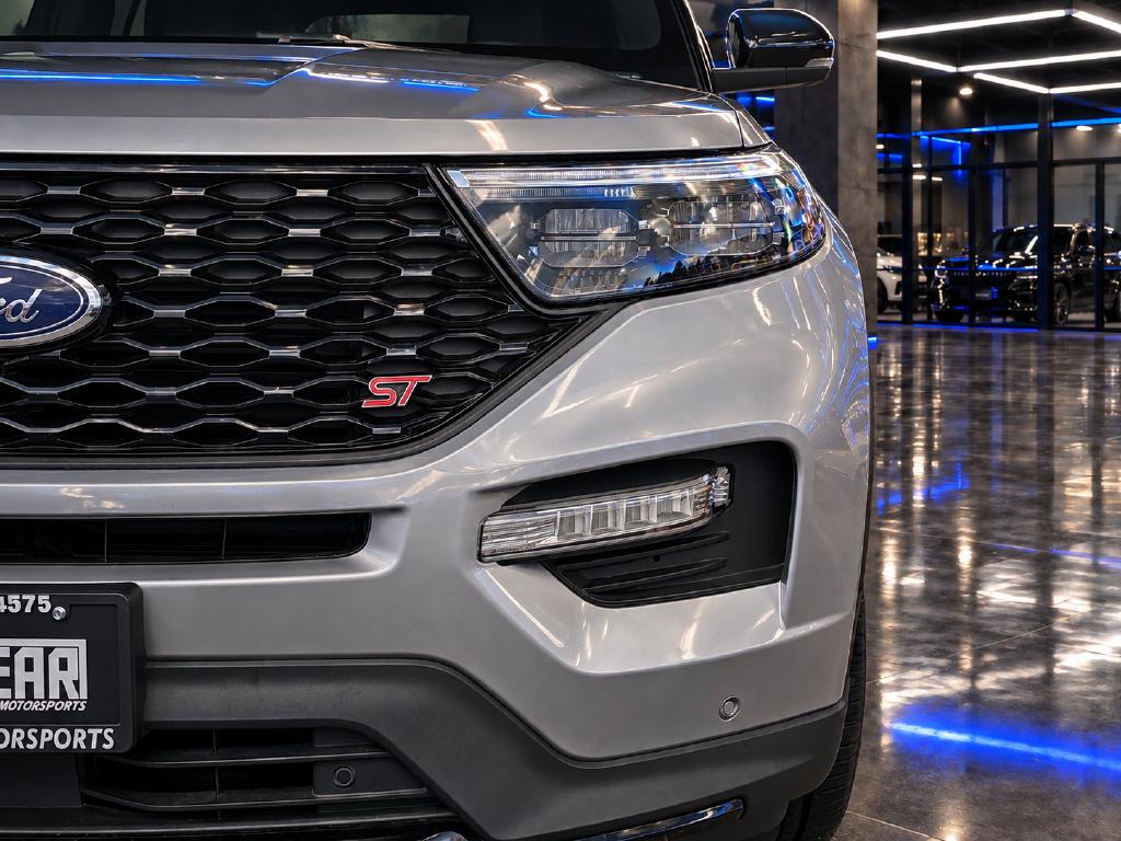 Ford Explorer photo 13