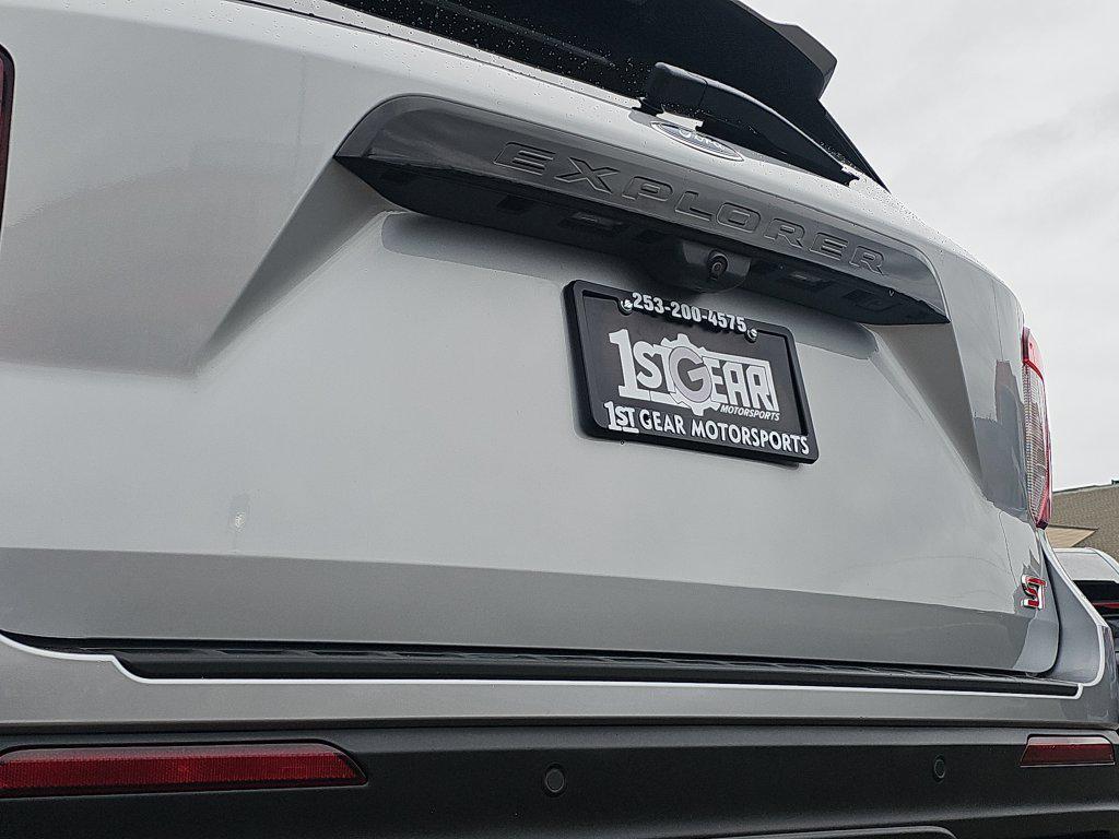 Ford Explorer photo 15