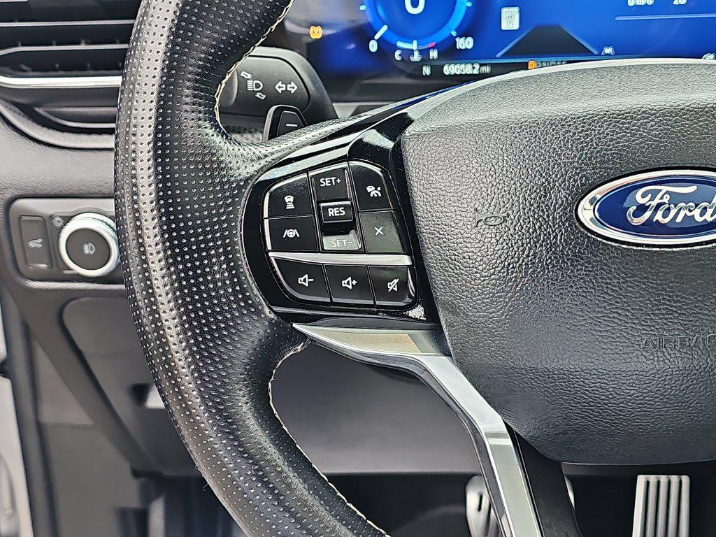 Ford Explorer photo 28