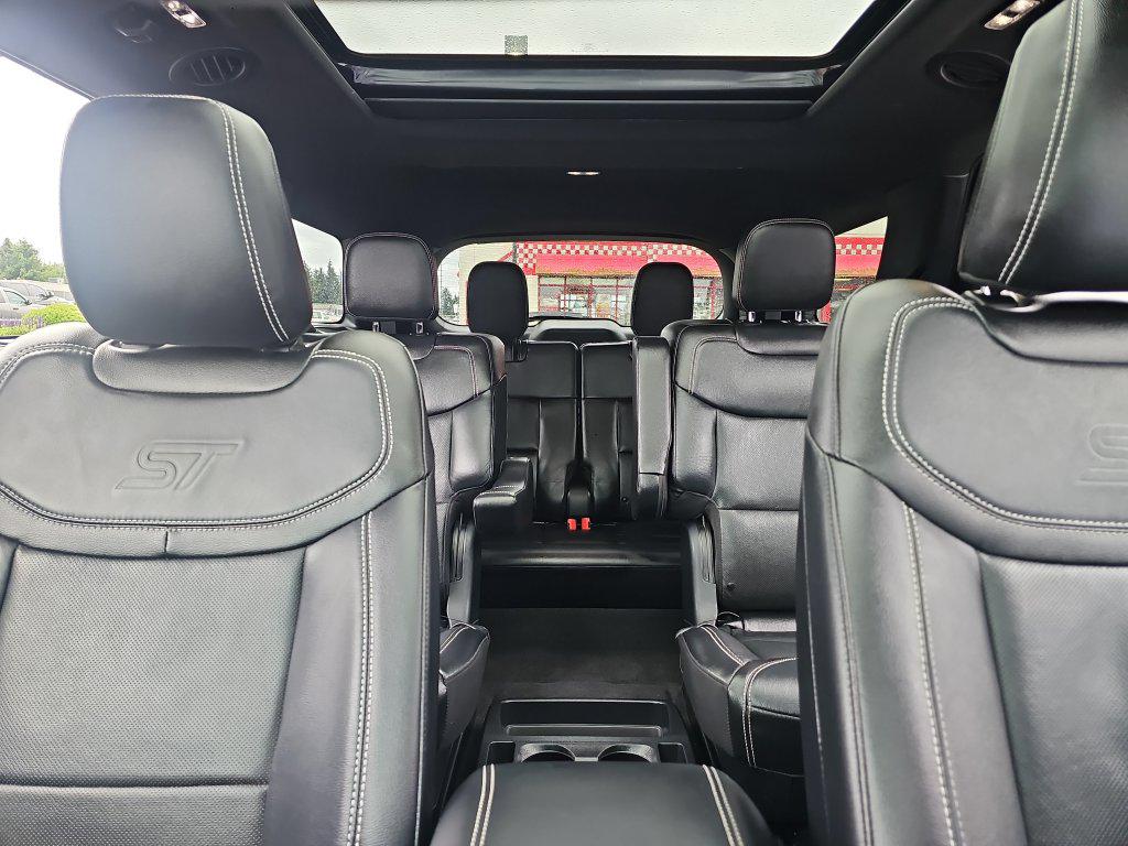 Ford Explorer photo 35