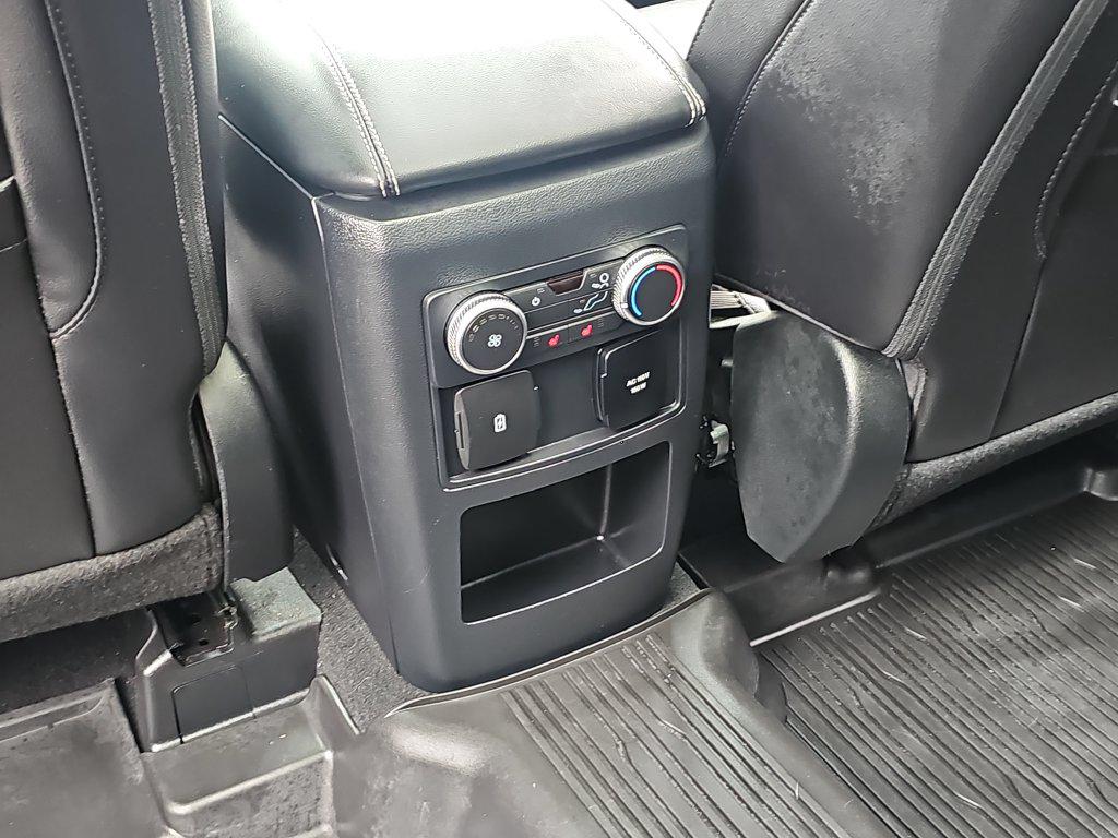 Ford Explorer photo 38