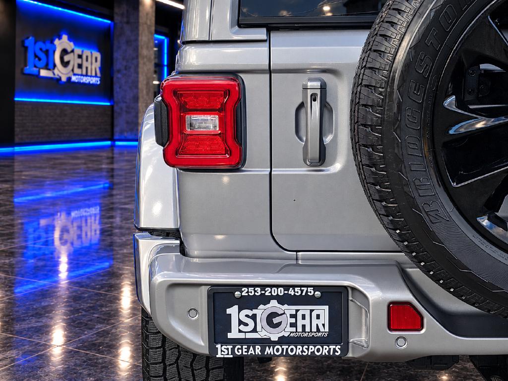 Jeep Wrangler photo 13