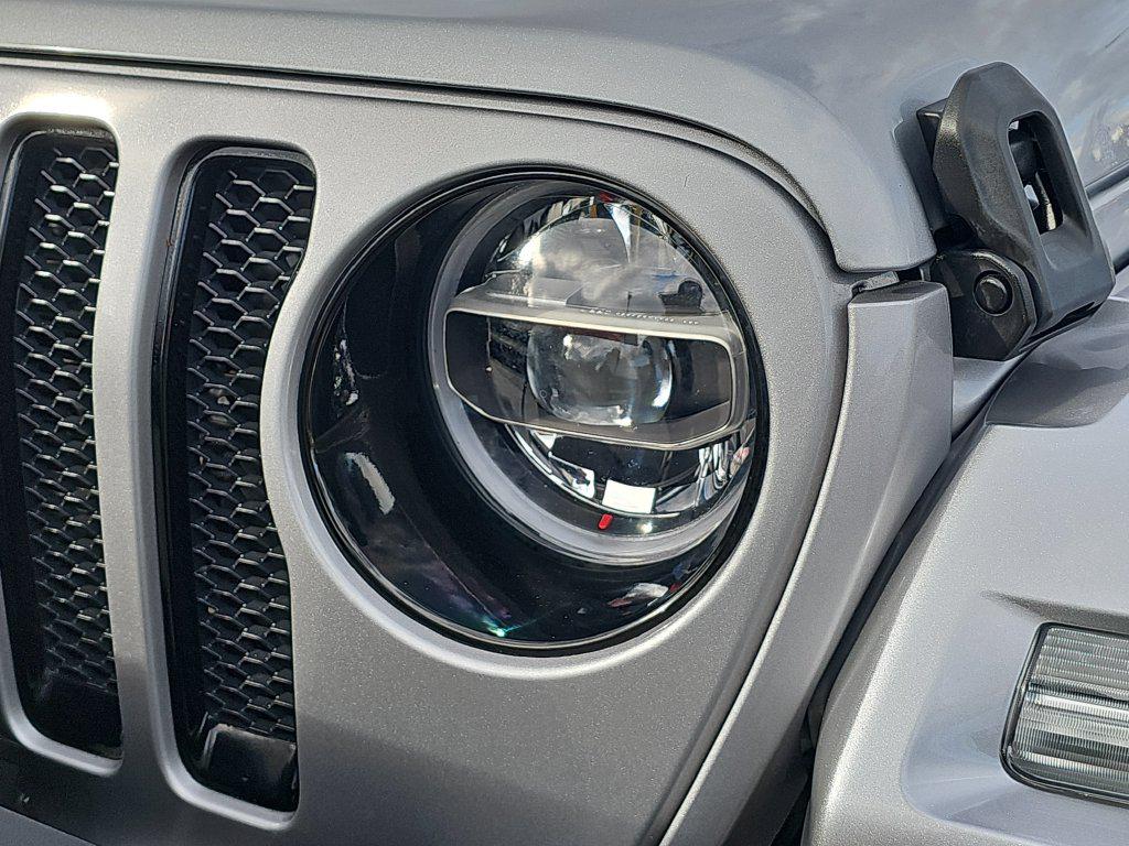Jeep Wrangler photo 16