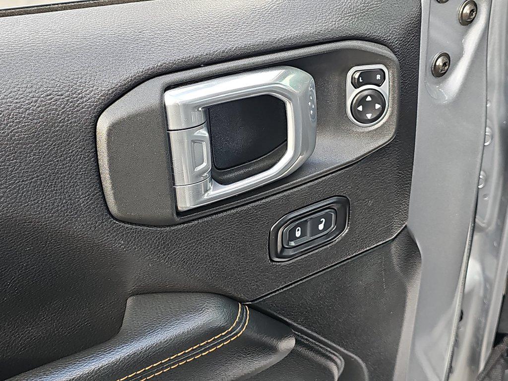 Jeep Wrangler photo 24