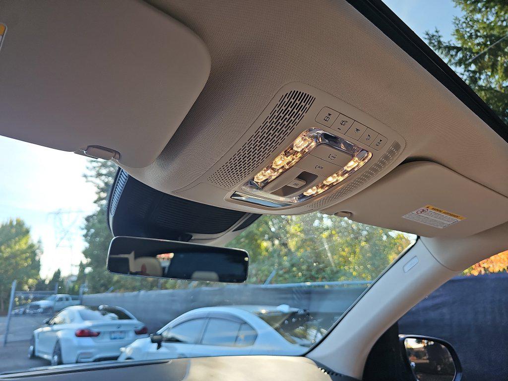 Photo 30 of this Mercedes-Benz GLE 350