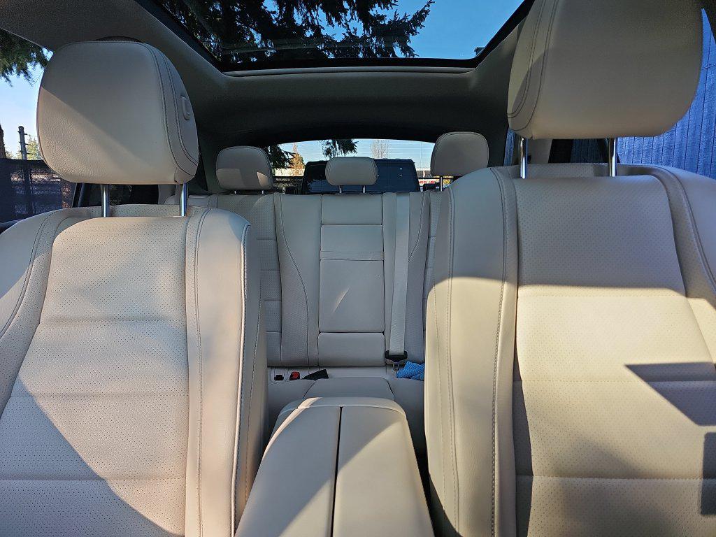 Photo 31 of this Mercedes-Benz GLE 350