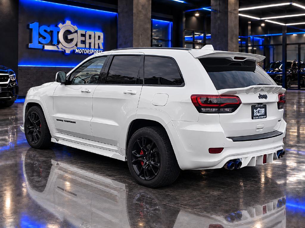 Jeep Grand Cherokee photo 8
