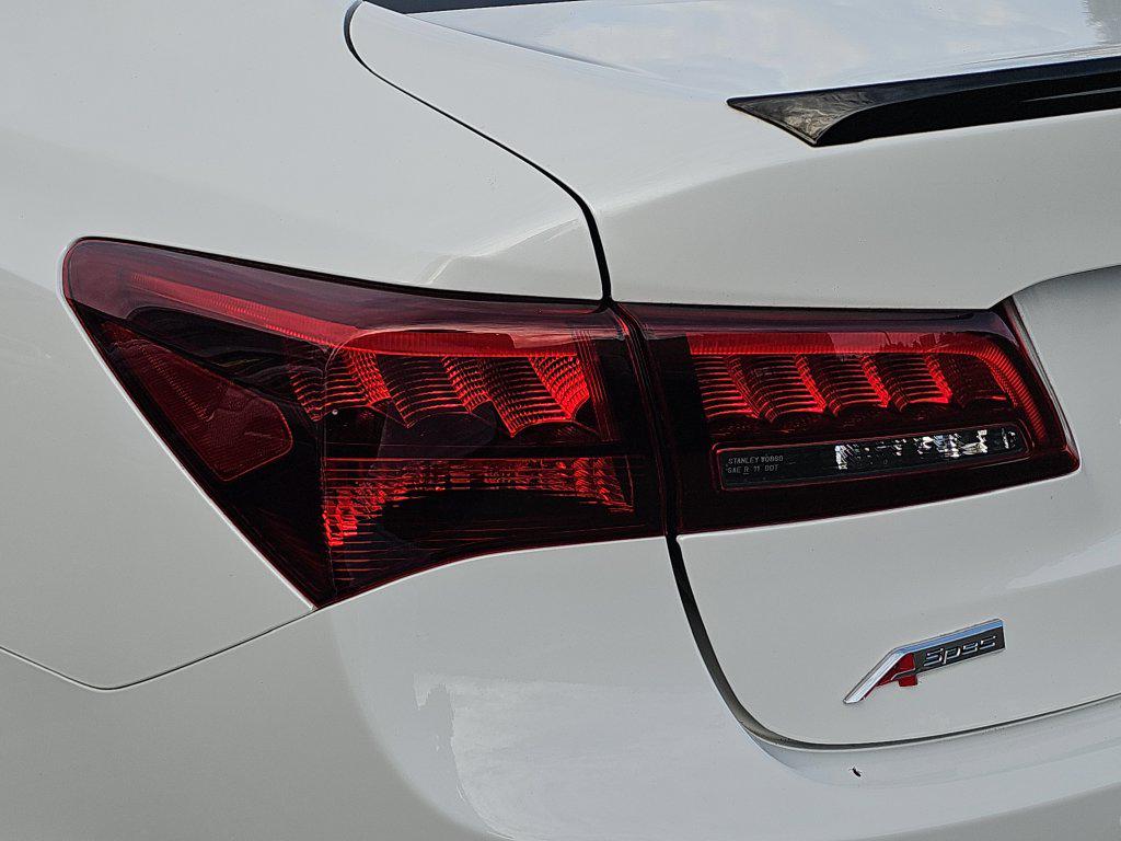 Acura TLX photo 17