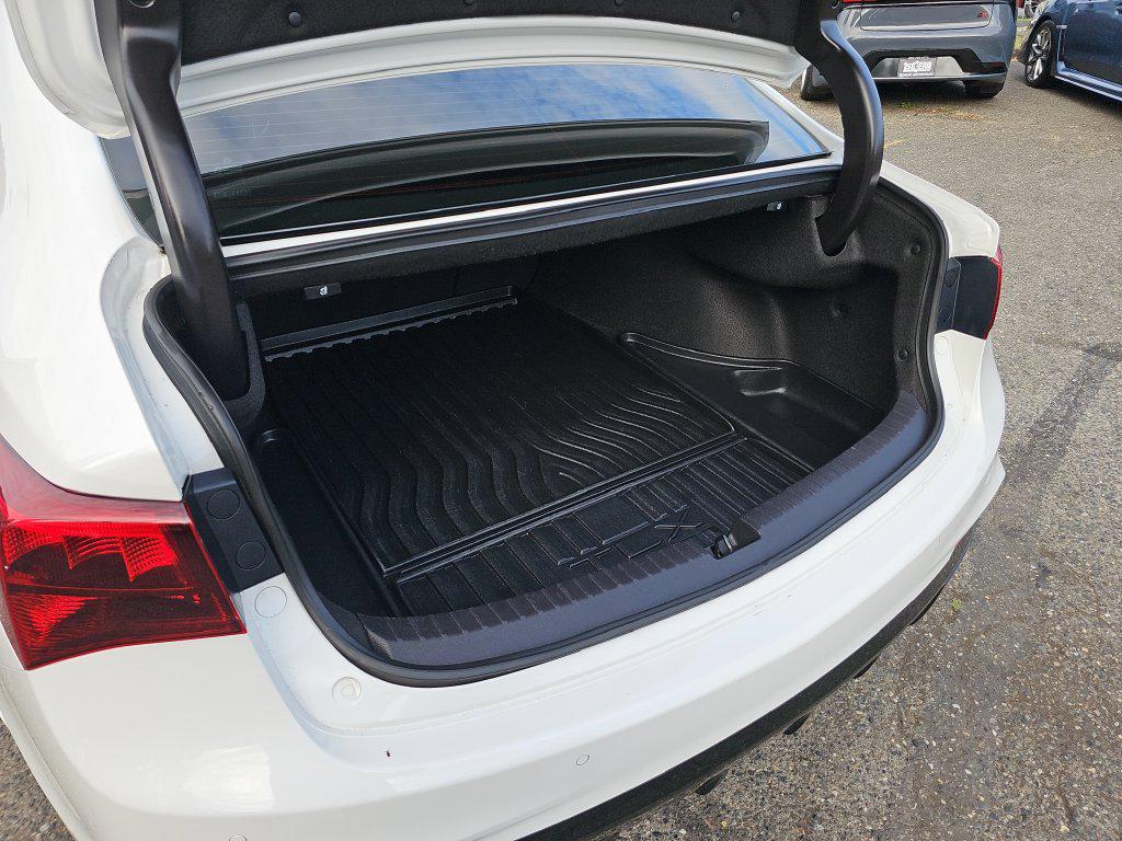 Acura TLX photo 18
