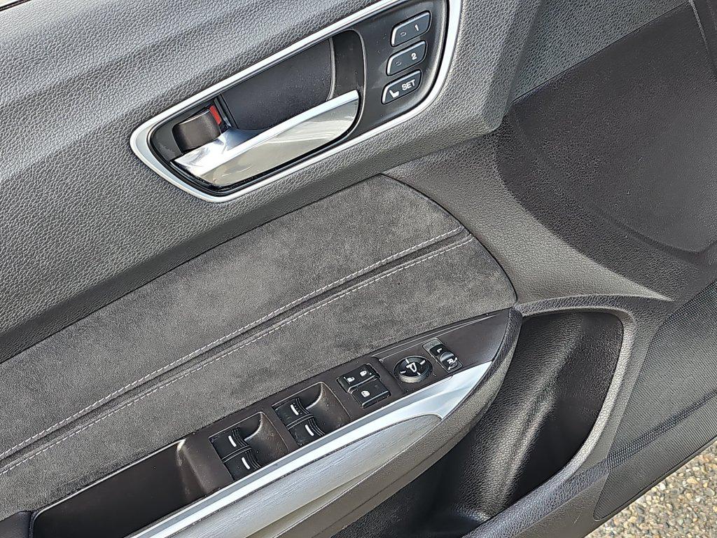 Acura TLX photo 22