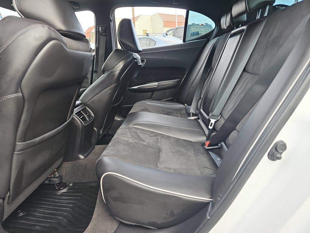 Acura TLX photo 33