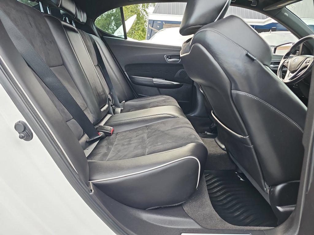 Acura TLX photo 37