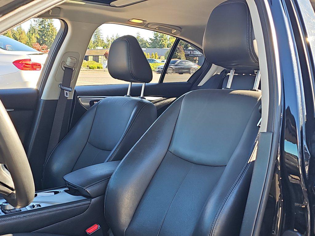 Photo 23 of this INFINITI Q50