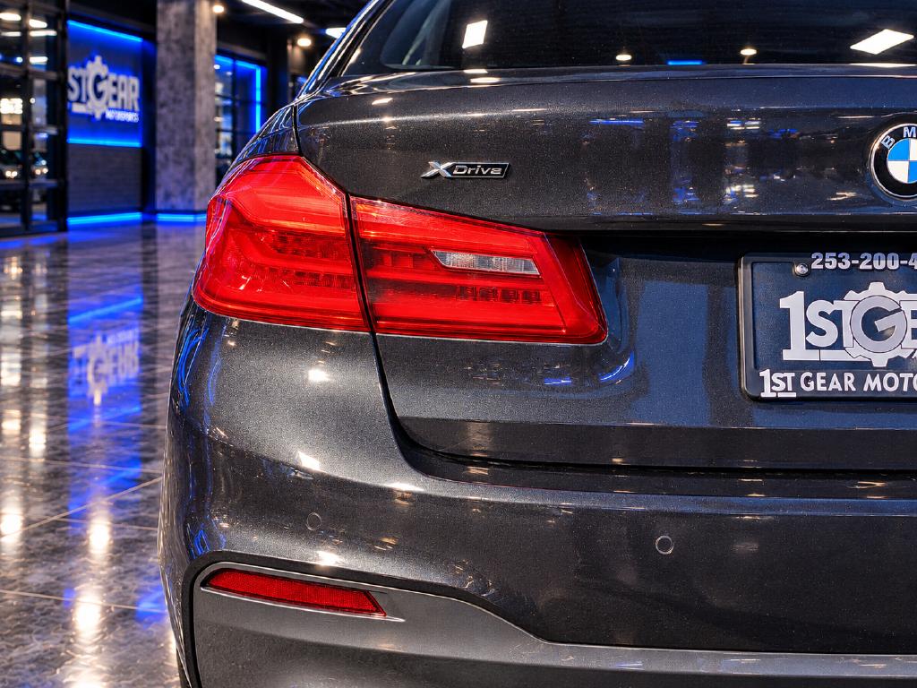 Photo 13 of this BMW 5 Series