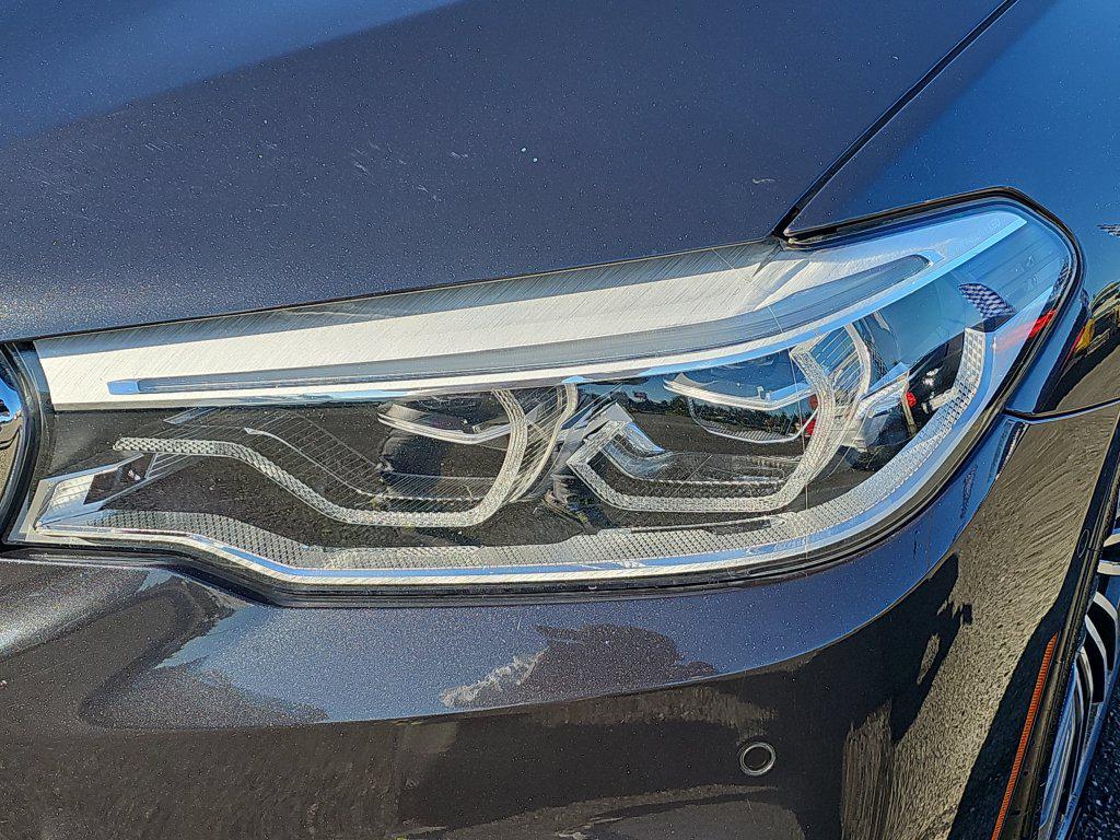 Photo 16 of this BMW 5 Series