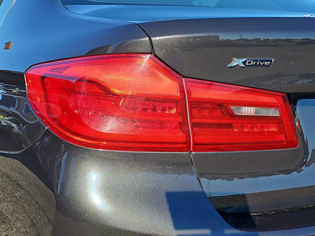 Photo 17 of this BMW 5 Series