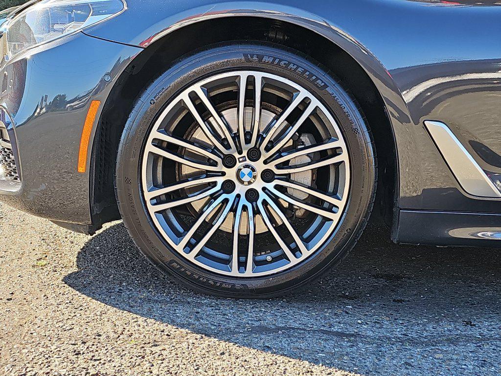 Photo 19 of this BMW 5 Series