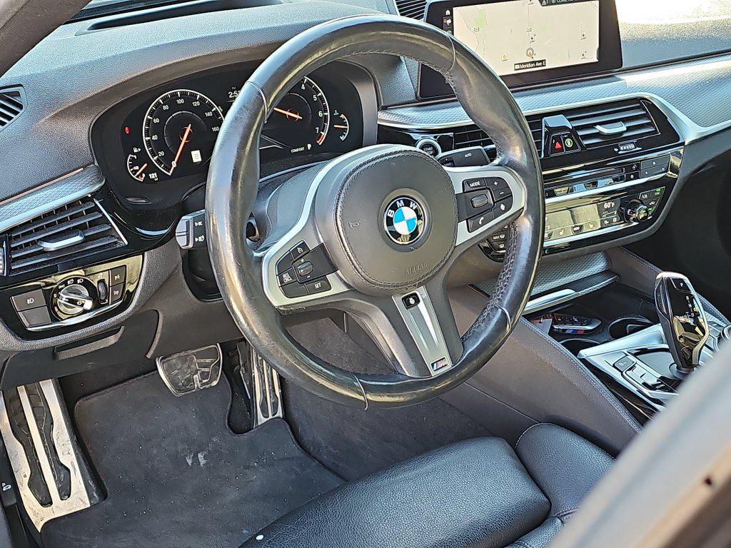Photo 24 of this BMW 5 Series