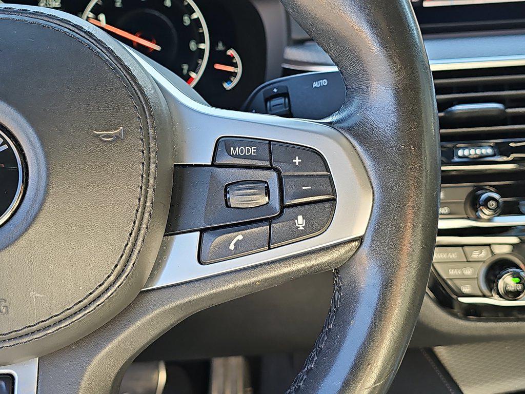 Photo 27 of this BMW 5 Series
