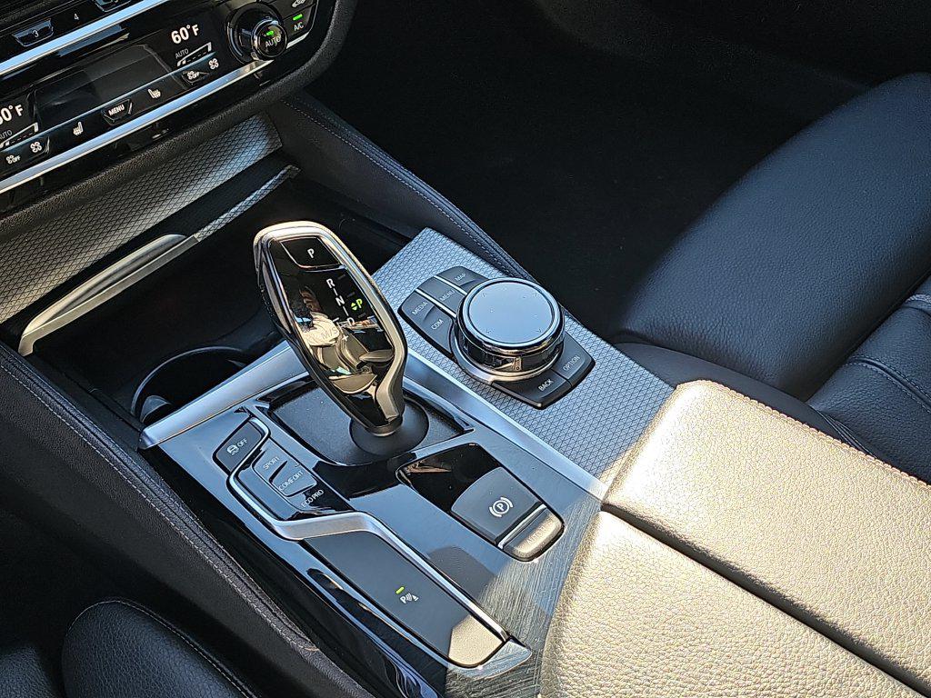 Photo 28 of this BMW 5 Series