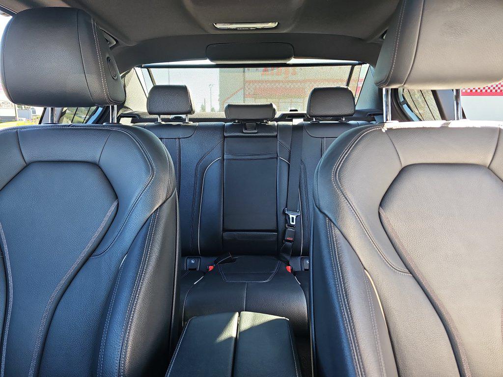 Photo 32 of this BMW 5 Series