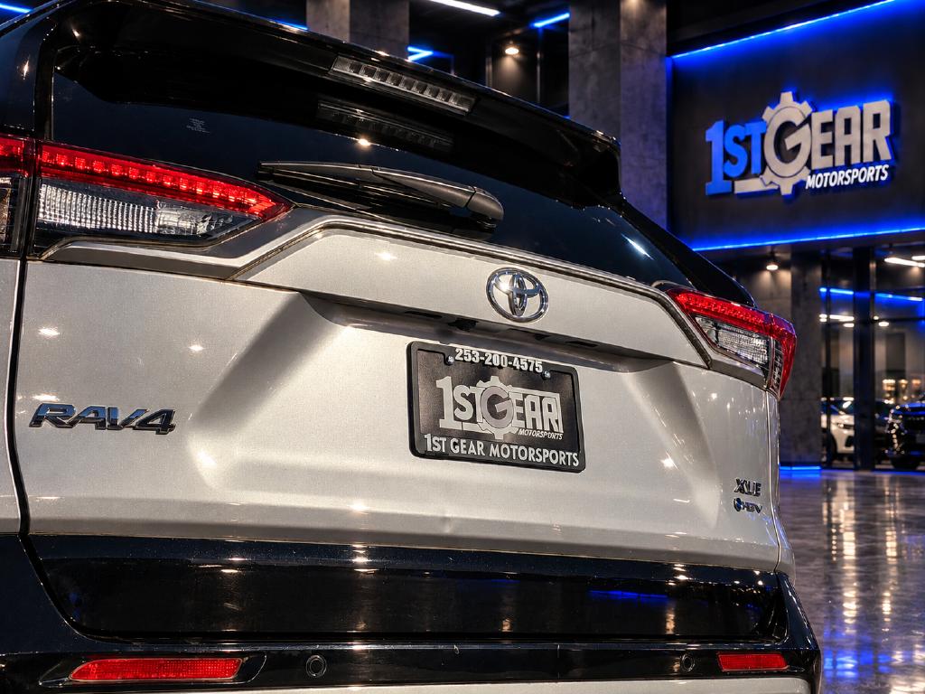 Photo 15 of this Toyota RAV4