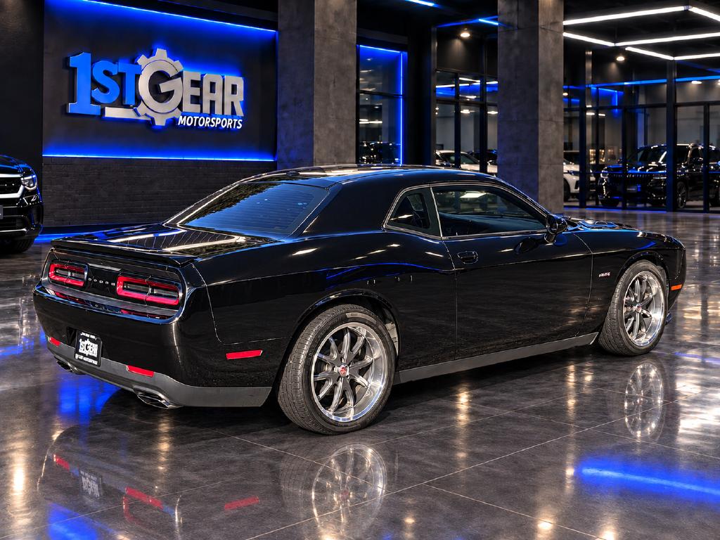 Photo 5 of this Dodge Challenger
