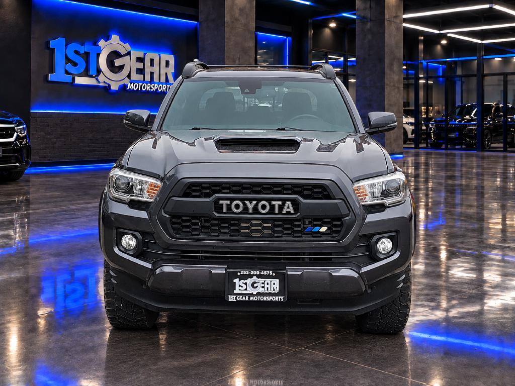 Photo 3 of this Toyota Tacoma 4WD