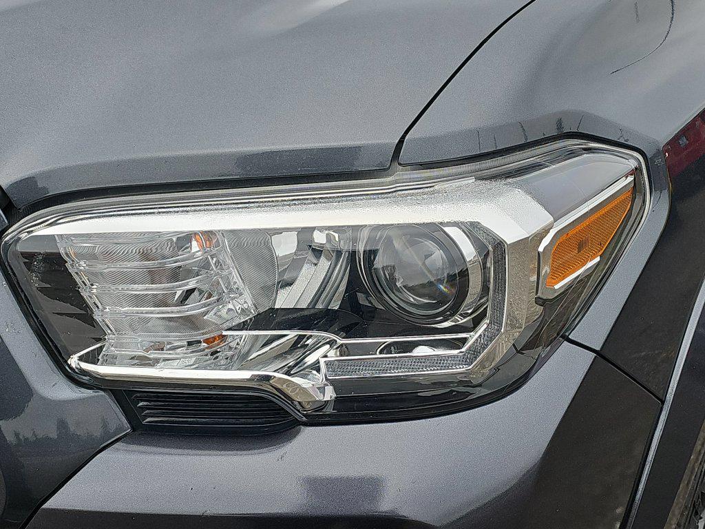 Photo 17 of this Toyota Tacoma 4WD