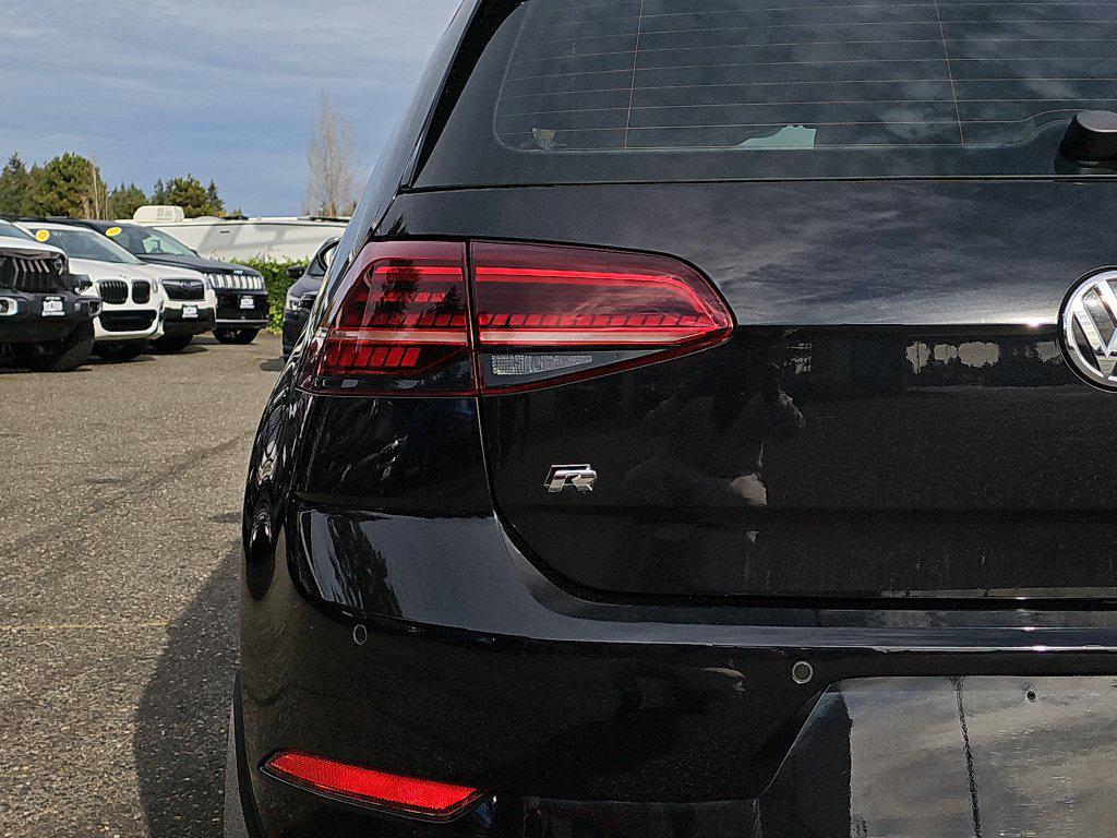Photo 13 of this Volkswagen Golf R